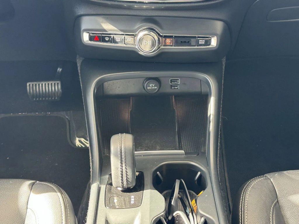 used 2021 Volvo XC40 car, priced at $19,900