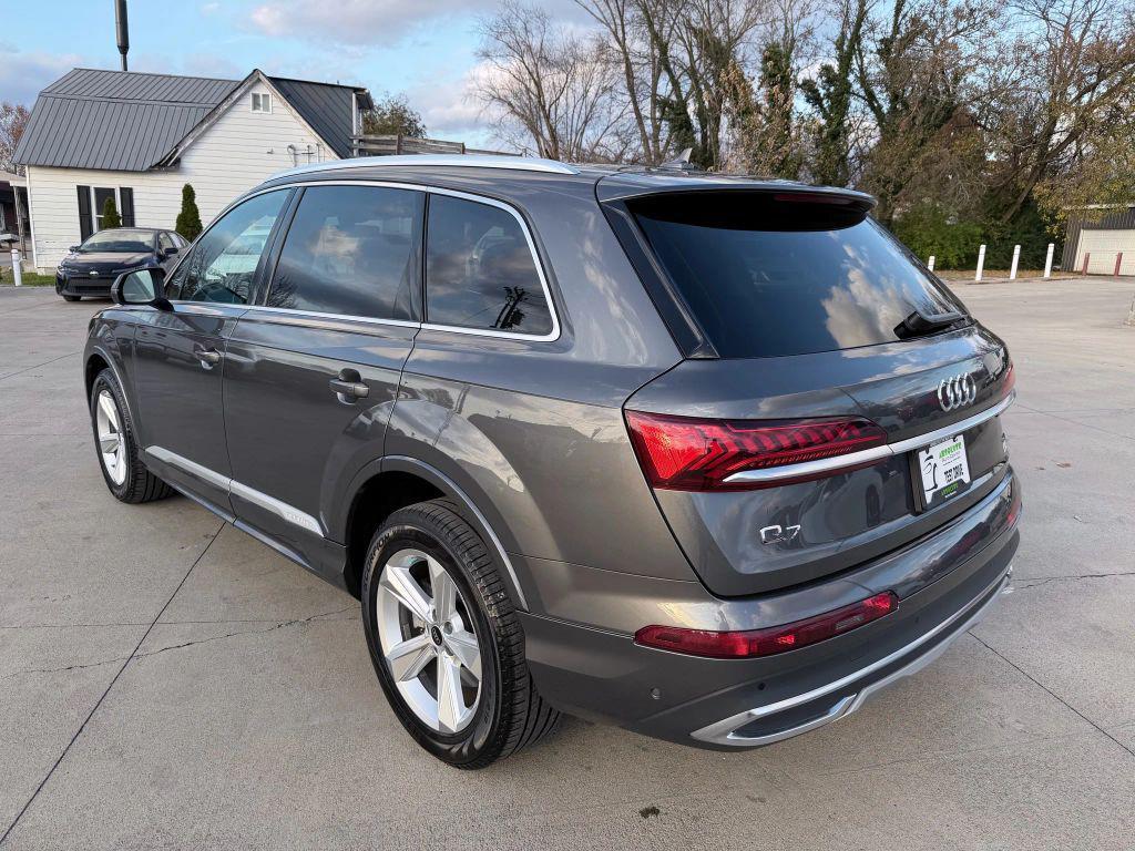 used 2024 Audi Q7 car, priced at $33,900