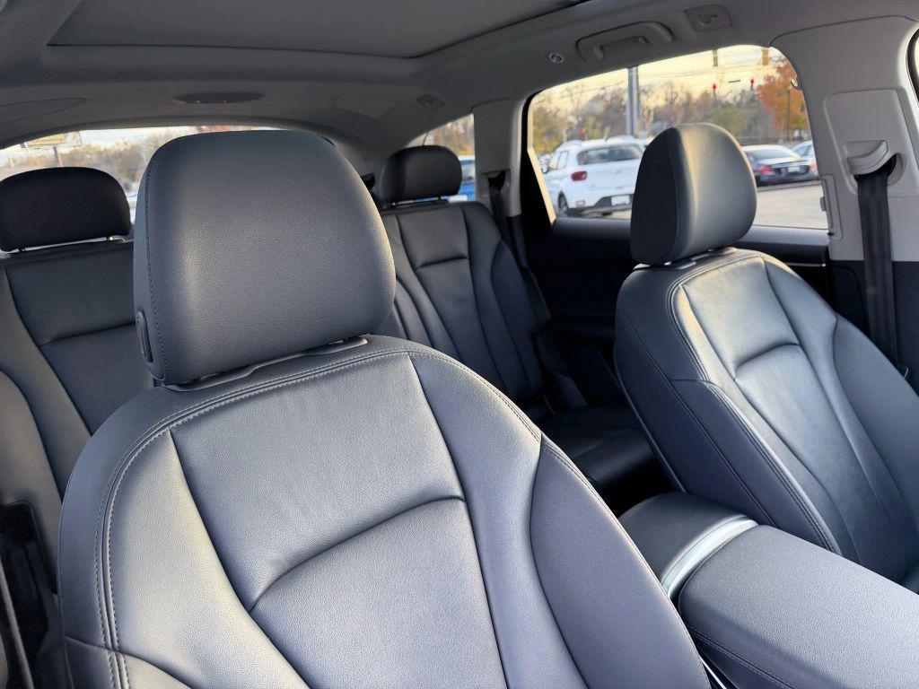 used 2024 Audi Q7 car, priced at $33,900