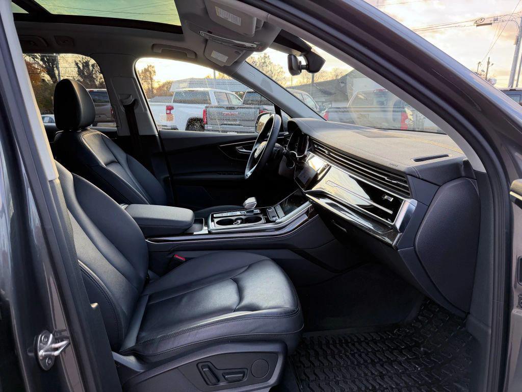 used 2024 Audi Q7 car, priced at $33,900