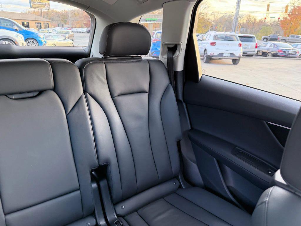 used 2024 Audi Q7 car, priced at $33,900