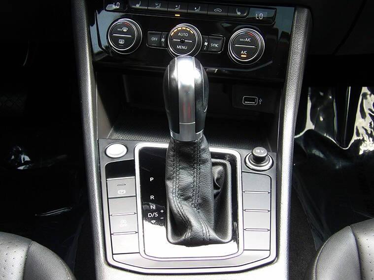 2019 WHITE Volkswagen Jetta