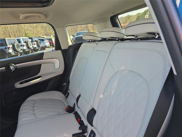 used 2021 MINI SE Countryman car, priced at $20,897