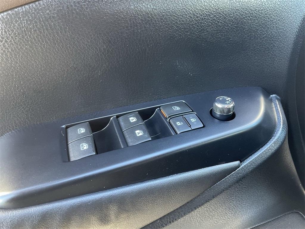 used 2015 Toyota Highlander car, priced at $15,496