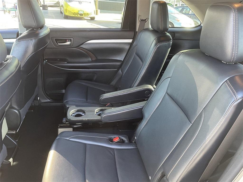 used 2015 Toyota Highlander car, priced at $15,496