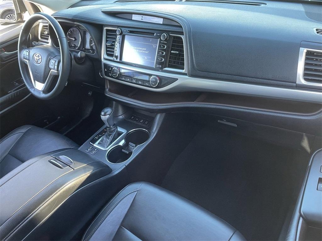 used 2015 Toyota Highlander car, priced at $15,496