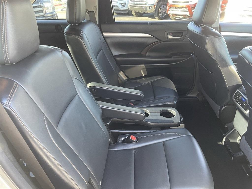 used 2015 Toyota Highlander car, priced at $15,496