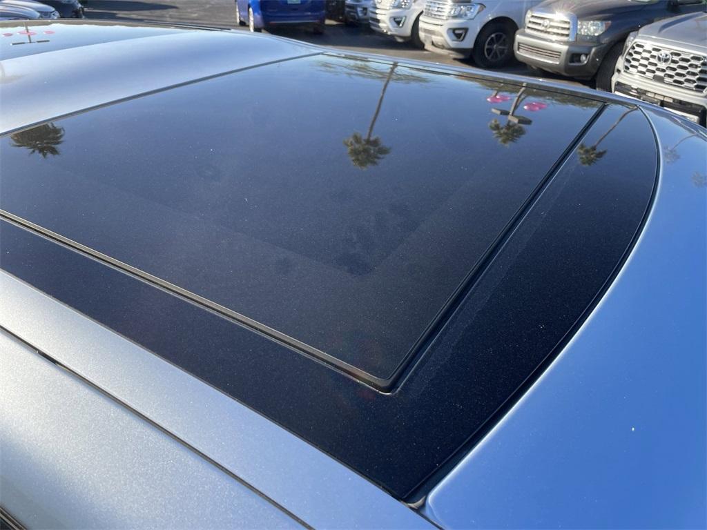 used 2018 Land Rover Discovery car, priced at $16,944