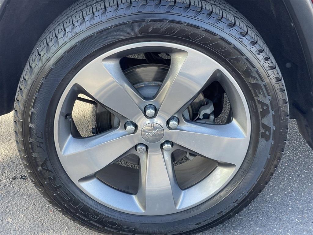 used 2014 Jeep Grand Cherokee car, priced at $13,498