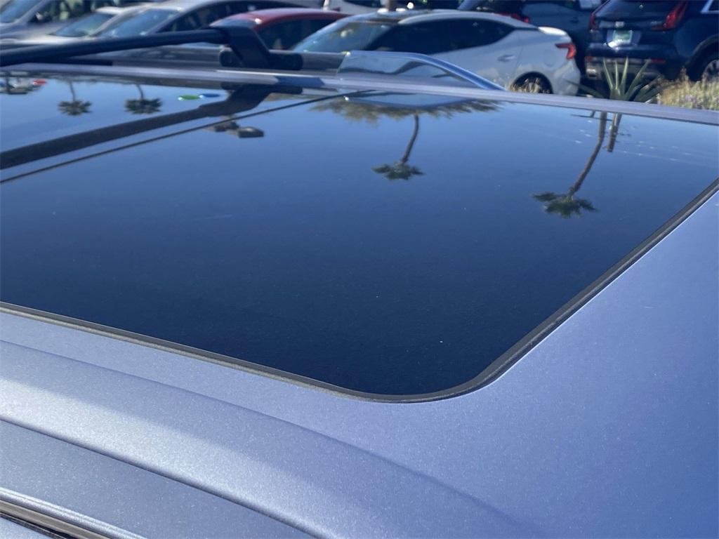 used 2021 Lincoln Navigator car, priced at $58,996