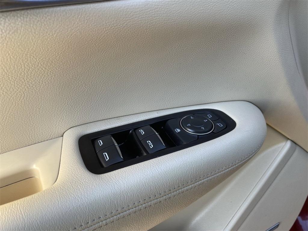 used 2017 Cadillac XT5 car, priced at $17,373