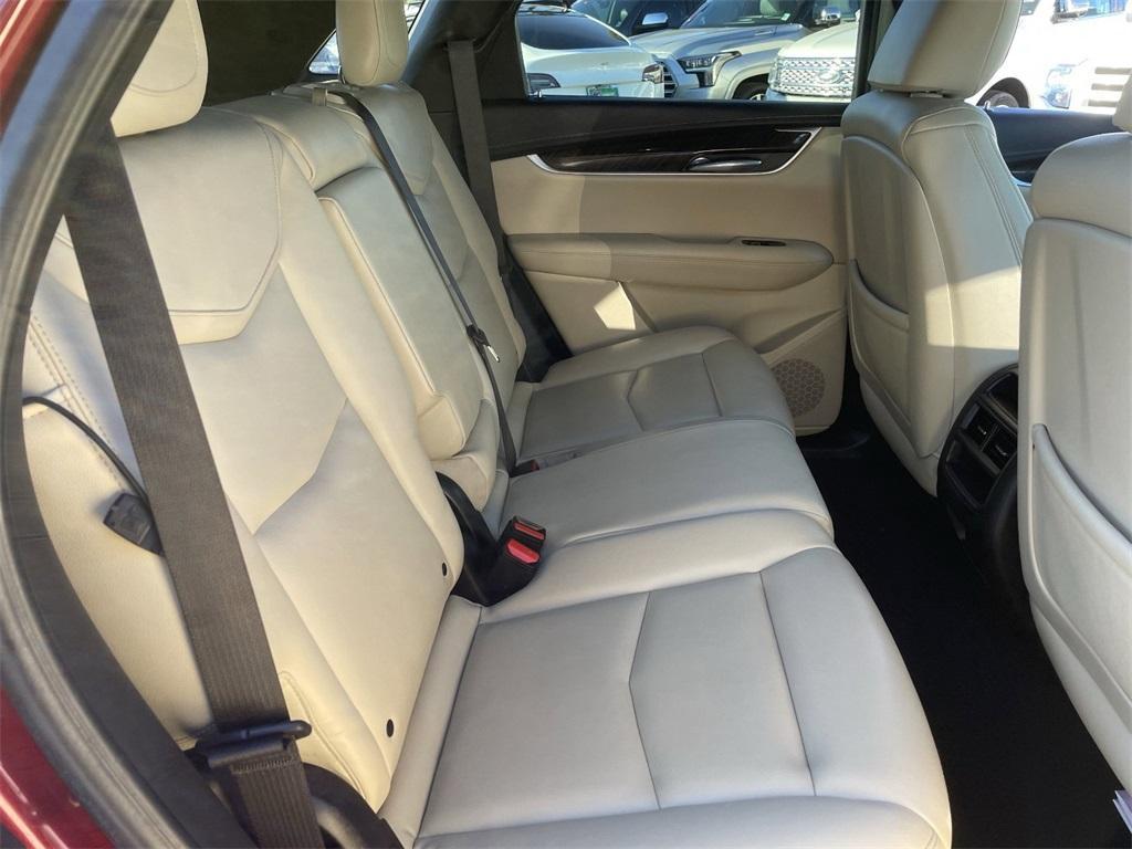 used 2017 Cadillac XT5 car, priced at $17,373