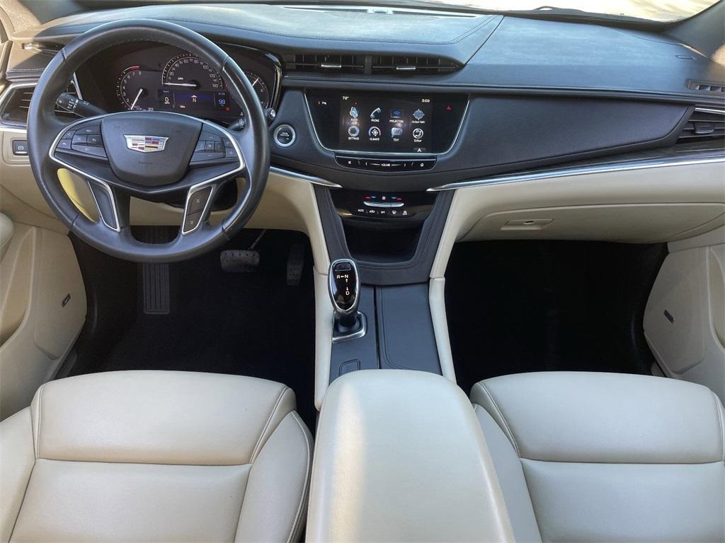 used 2017 Cadillac XT5 car, priced at $17,373