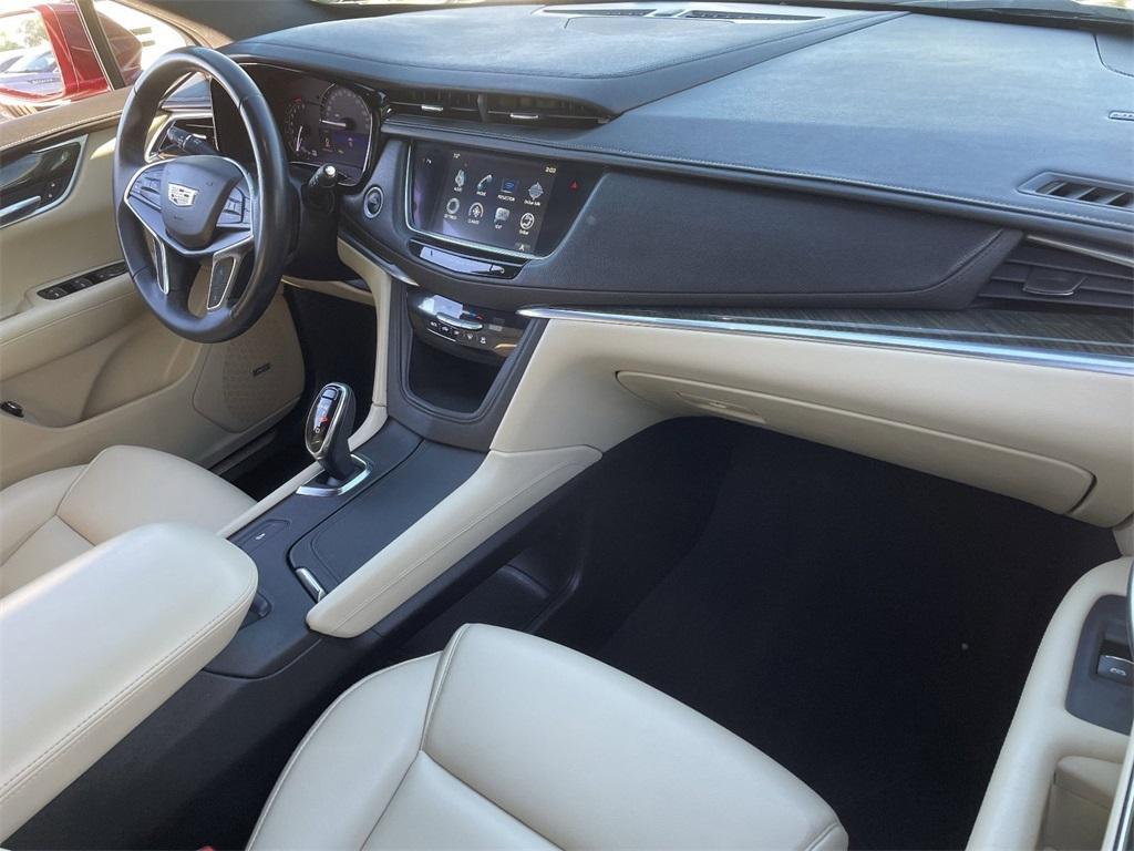 used 2017 Cadillac XT5 car, priced at $17,373