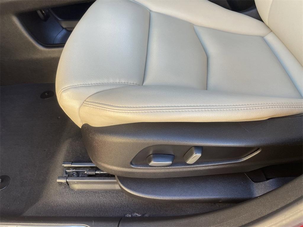 used 2017 Cadillac XT5 car, priced at $17,373