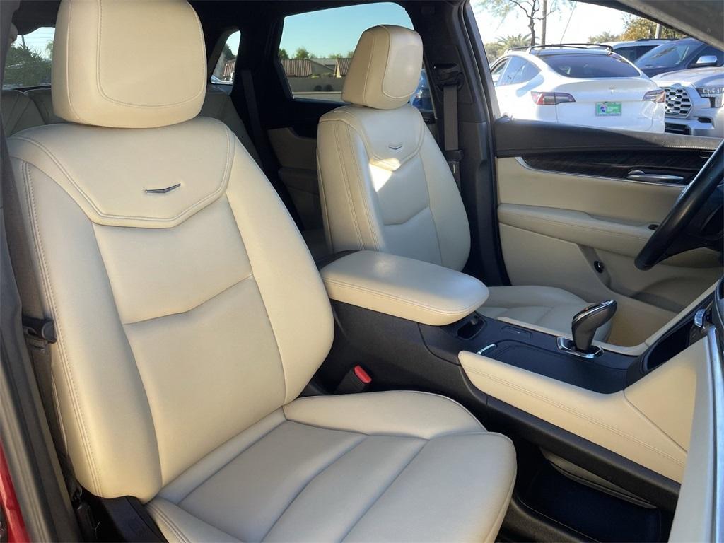 used 2017 Cadillac XT5 car, priced at $17,373