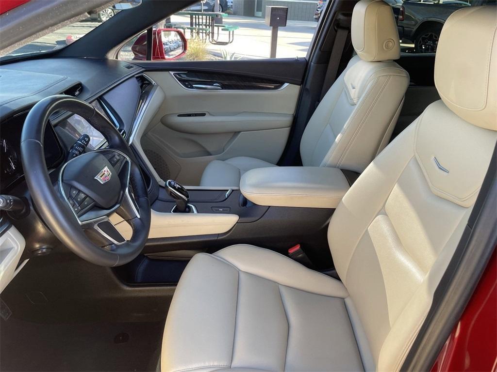 used 2017 Cadillac XT5 car, priced at $17,373