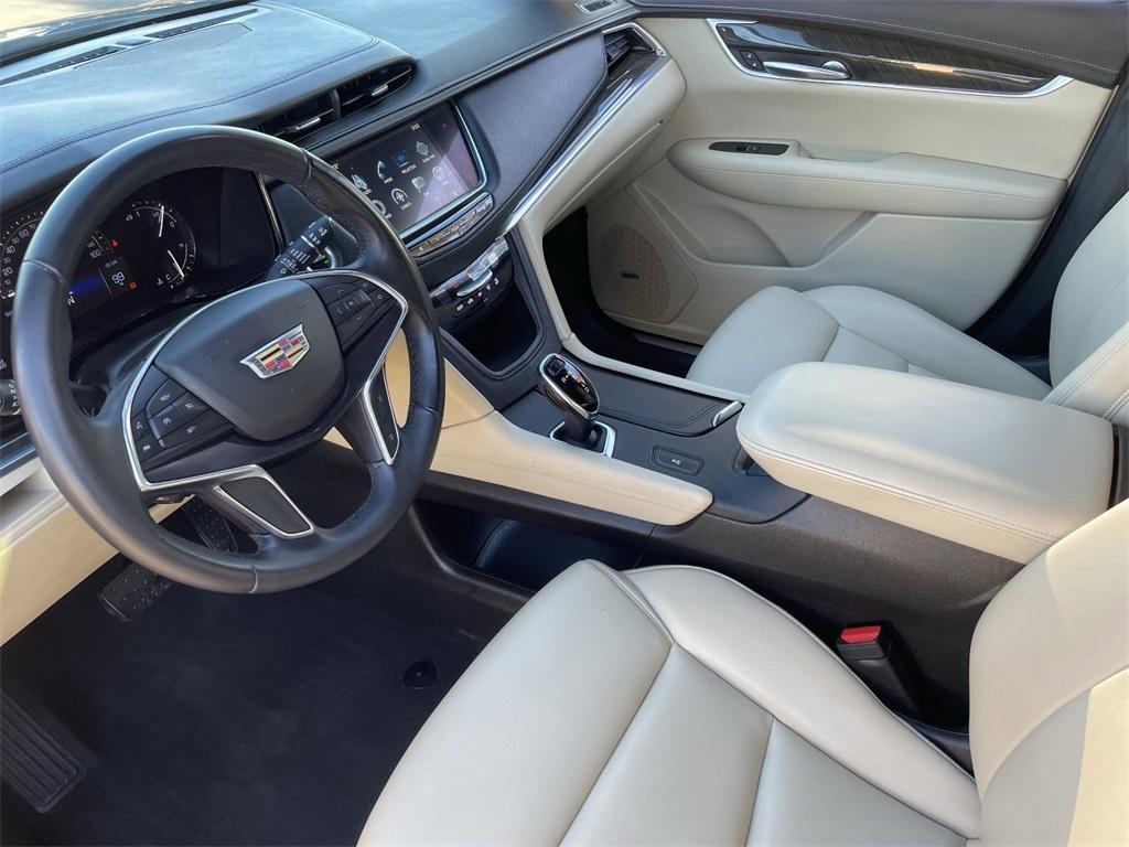 used 2017 Cadillac XT5 car, priced at $17,373