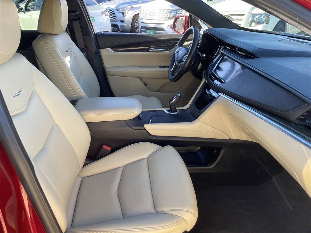 used 2017 Cadillac XT5 car, priced at $17,373