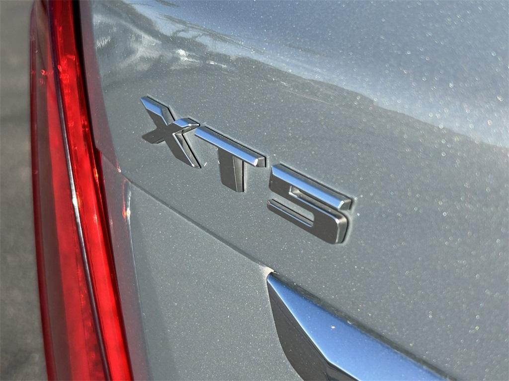 used 2018 Cadillac XT5 car, priced at $18,753