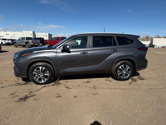 used 2025 Toyota Highlander Hybrid car, priced at $49,988