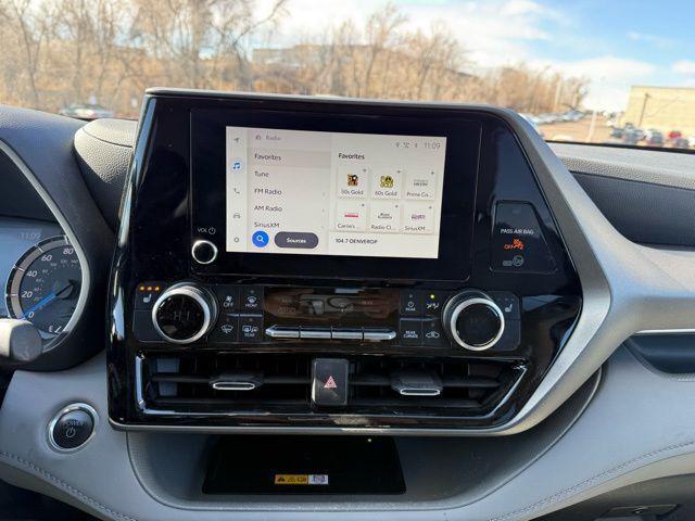 used 2025 Toyota Highlander Hybrid car, priced at $49,988