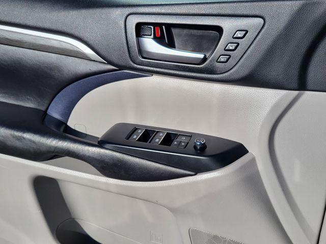 used 2019 Toyota Highlander car, priced at $14,785