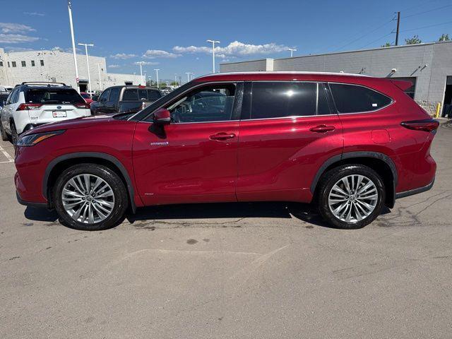 used 2021 Toyota Highlander Hybrid car, priced at $35,290