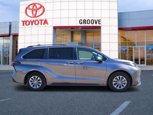 used 2023 Toyota Sienna car, priced at $41,590