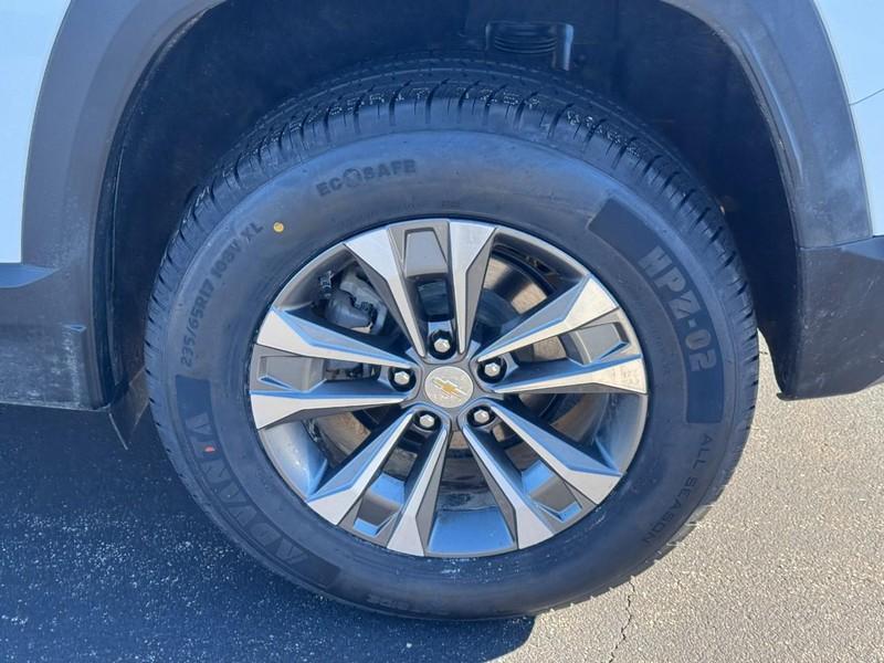 used 2025 Chevrolet Equinox car, priced at $24,987