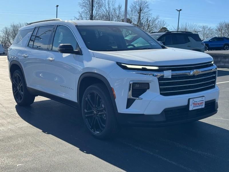 new 2026 Chevrolet Traverse car, priced at $42,915