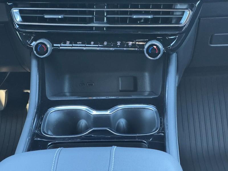 new 2026 Chevrolet Traverse car, priced at $42,915