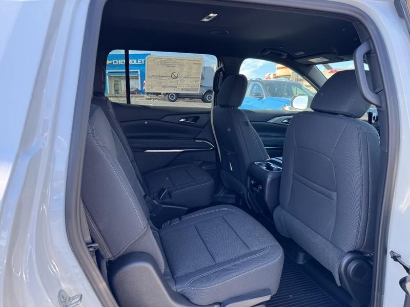 new 2026 Chevrolet Traverse car, priced at $42,915