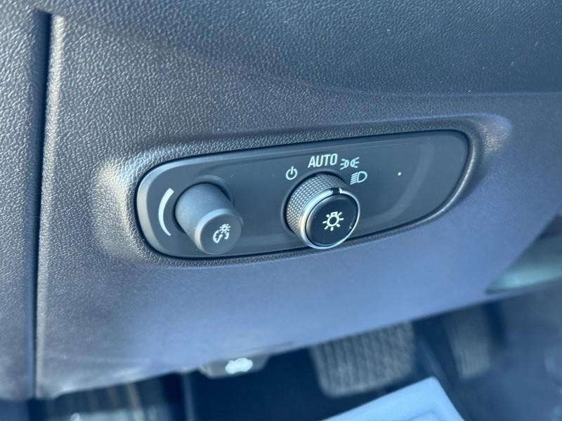 used 2024 Chevrolet Equinox car, priced at $22,965