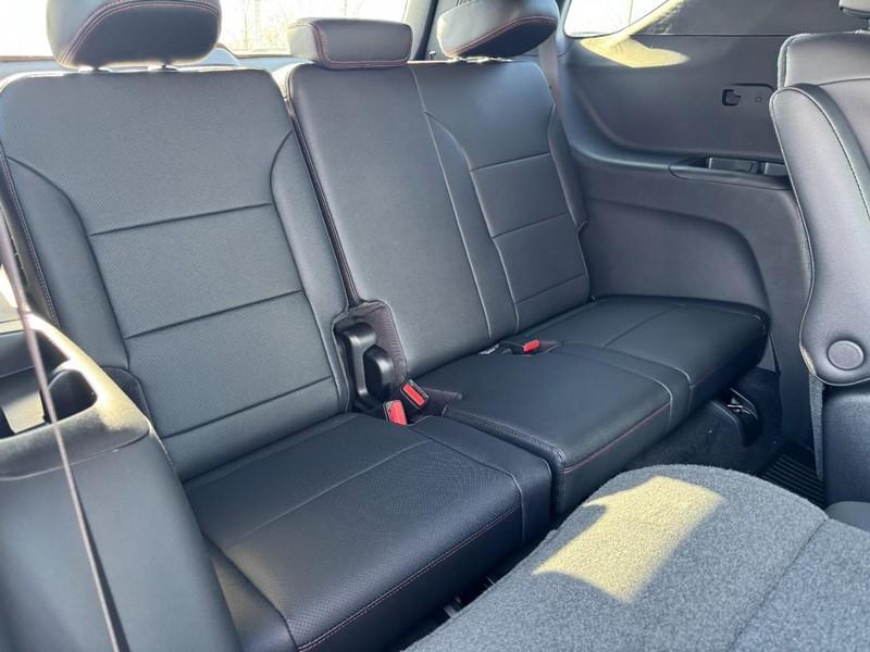 new 2026 Chevrolet Traverse car, priced at $53,105