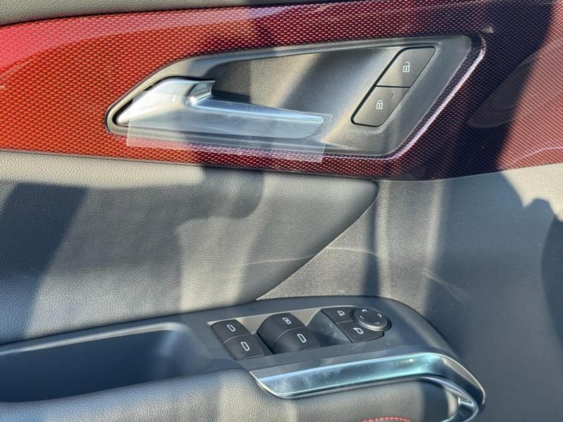 new 2026 Chevrolet Traverse car, priced at $53,105