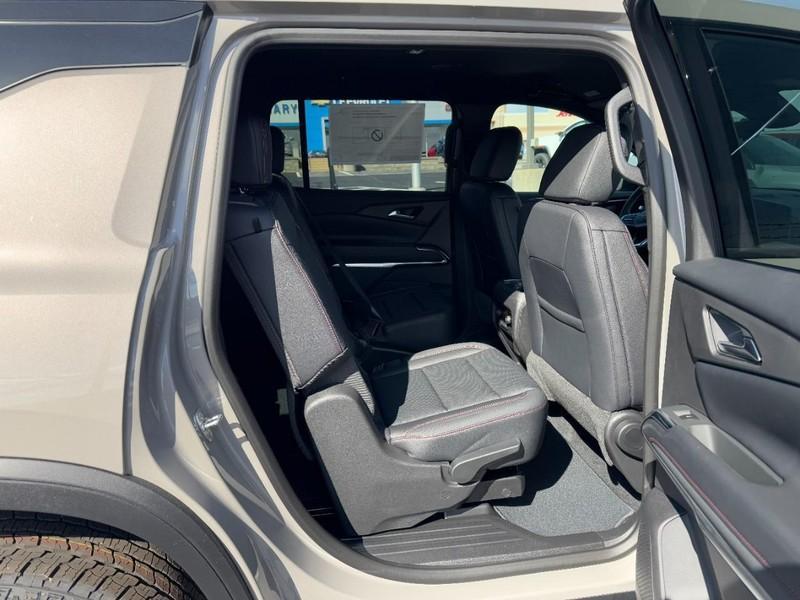 new 2026 Chevrolet Traverse car, priced at $48,070