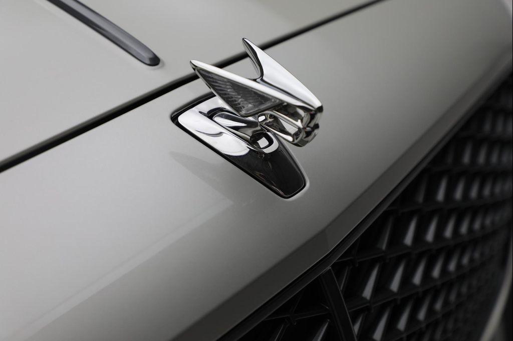 new 2025 Bentley Flying Spur car, priced at $316,100