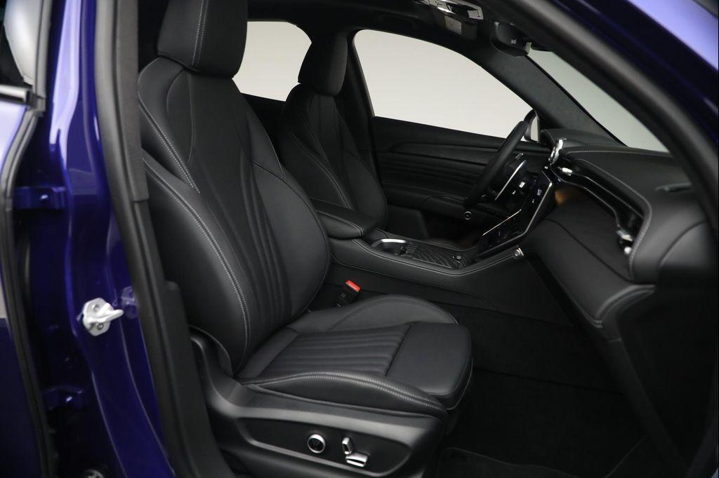 new 2026 Maserati Grecale car, priced at $92,055