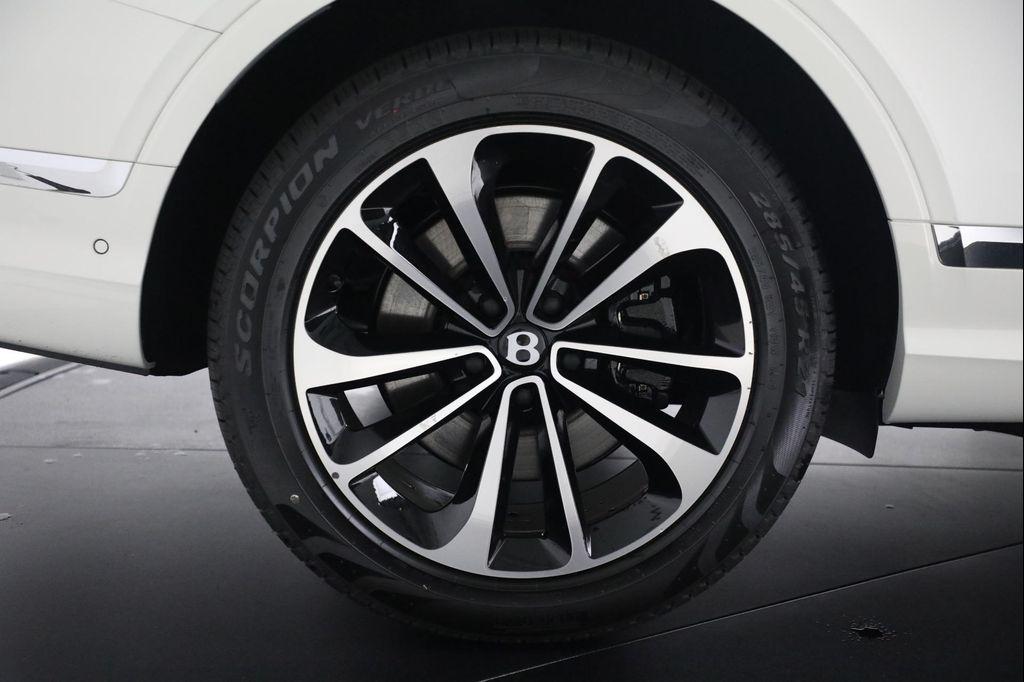 new 2025 Bentley Bentayga car