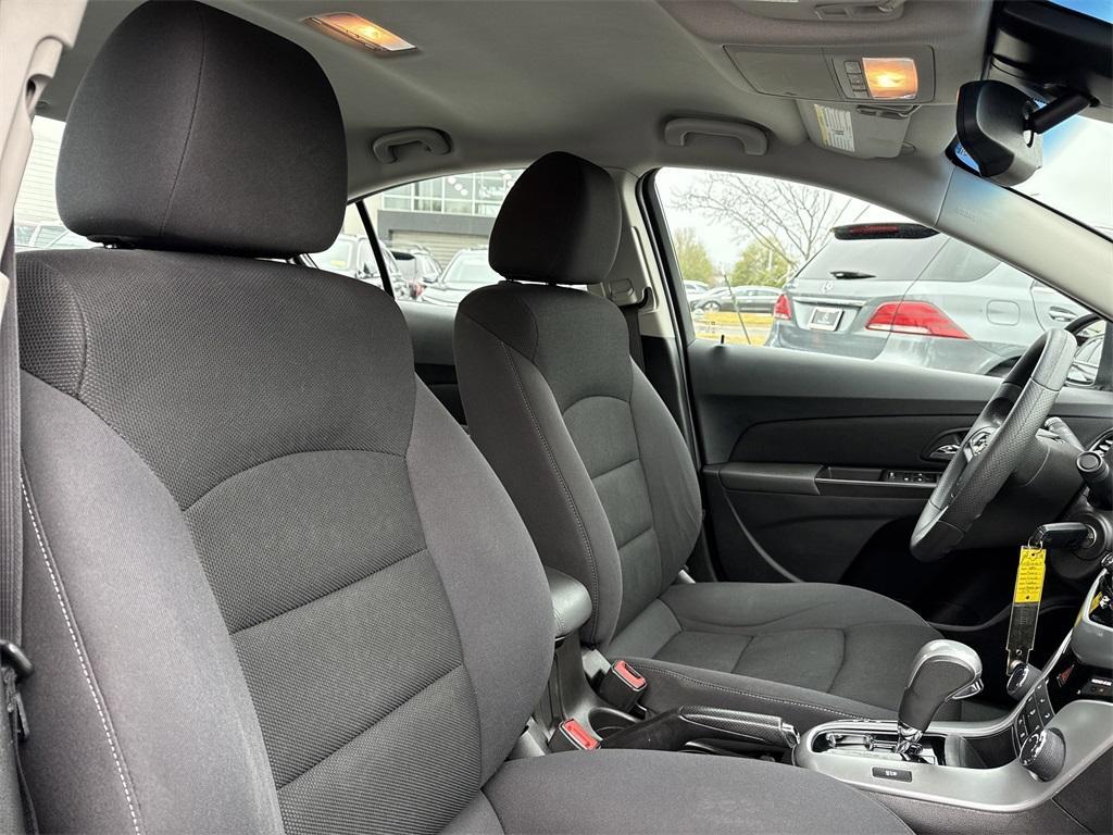 used 2016 Chevrolet Cruze Limited car, priced at $8,900