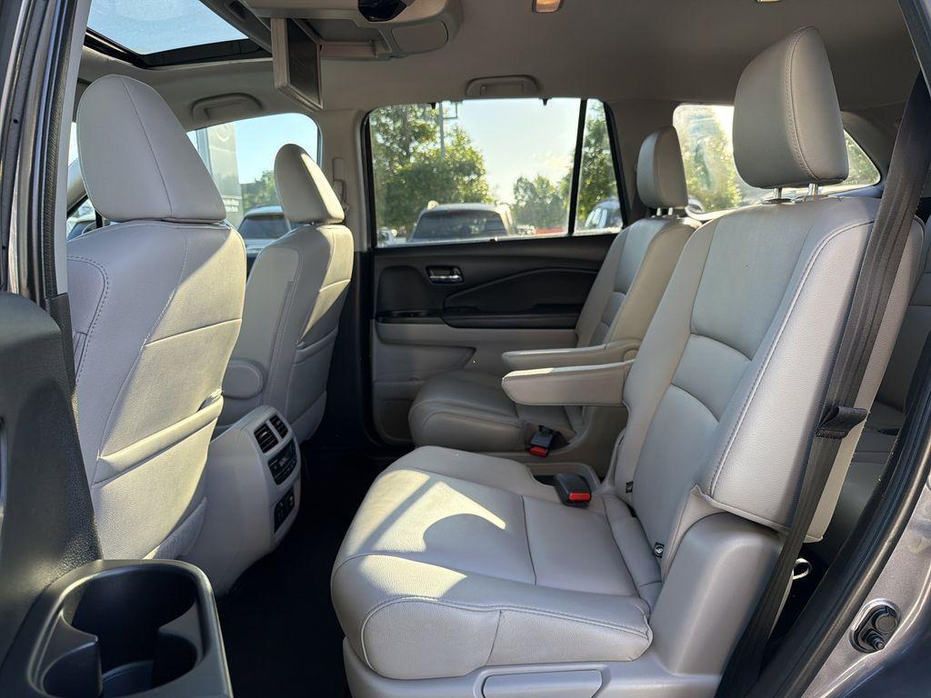 used 2022 Honda Pilot car, priced at $33,150