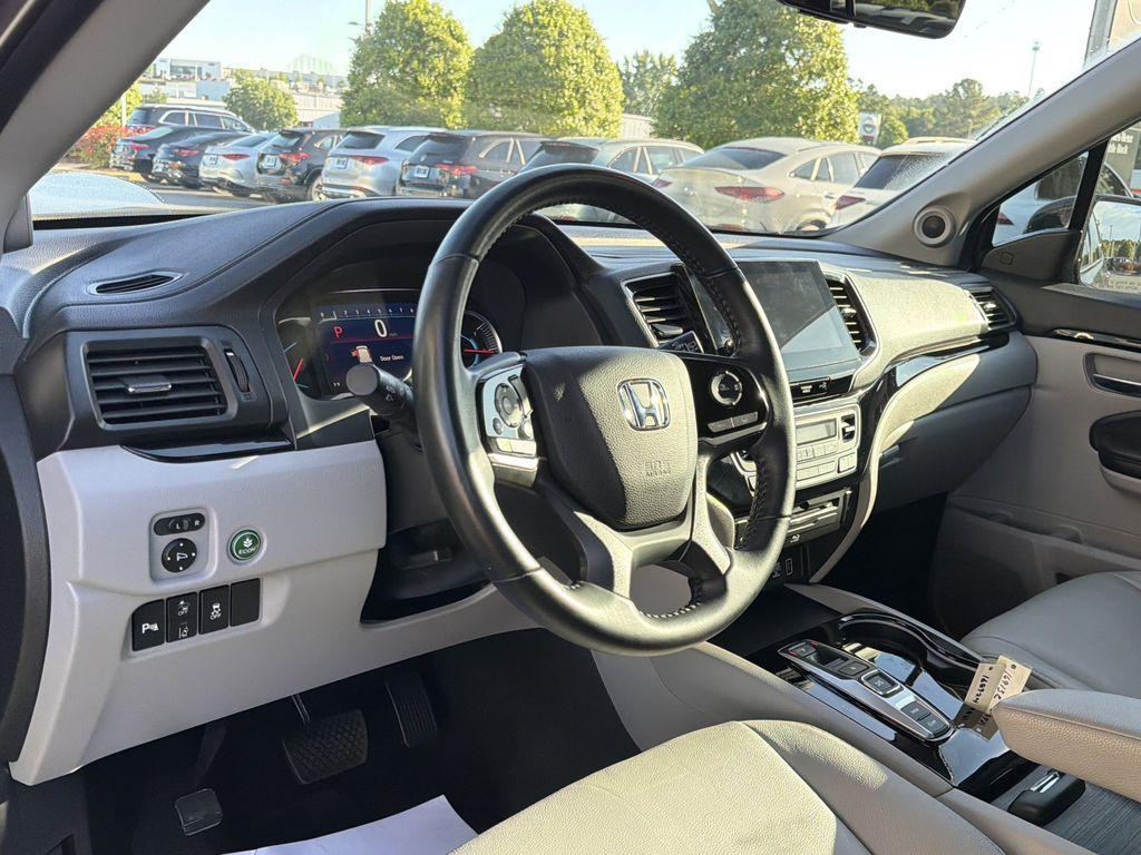 used 2022 Honda Pilot car, priced at $33,150