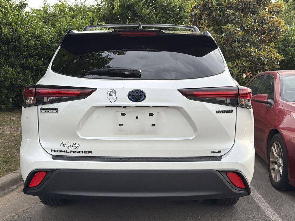 used 2024 Toyota Highlander Hybrid car, priced at $46,900