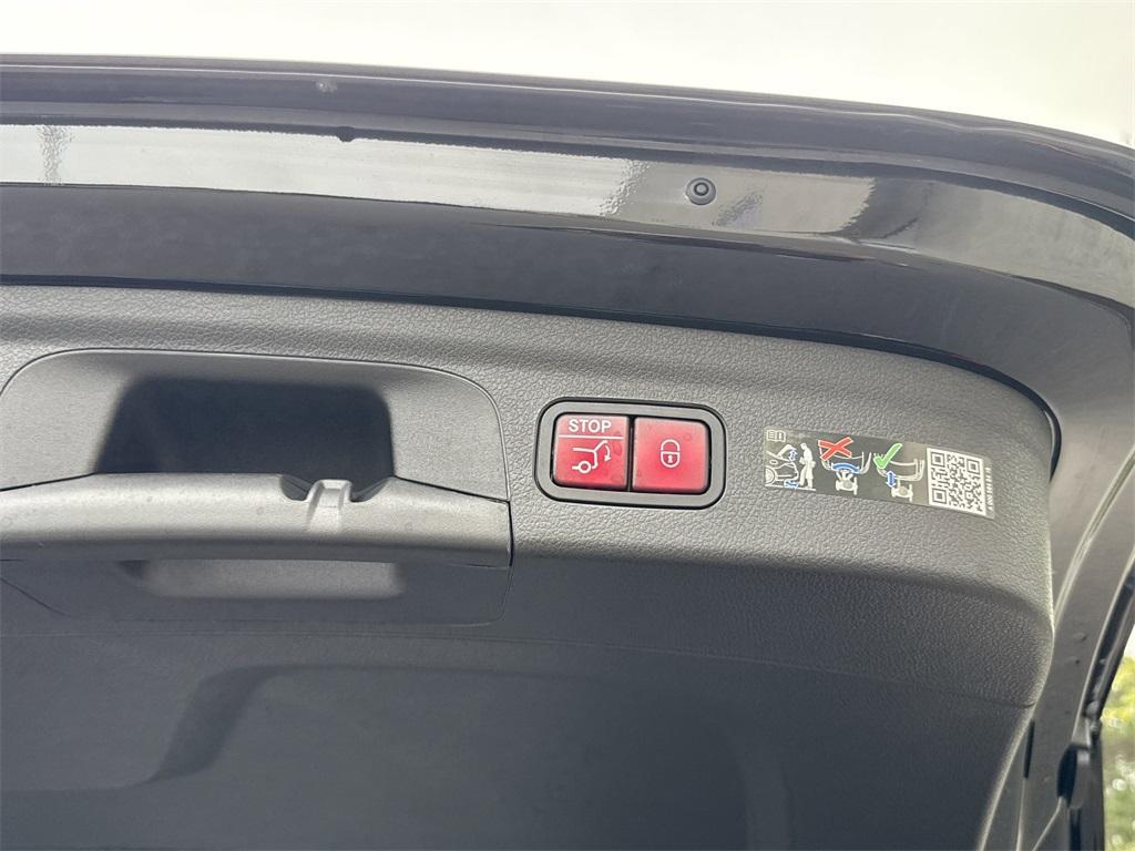 new 2026 Mercedes-Benz GLE 350 car, priced at $77,665