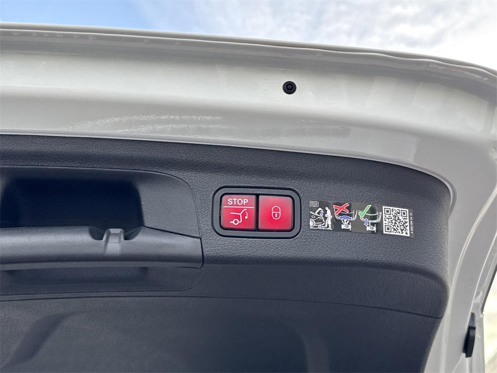 new 2026 Mercedes-Benz GLE 350 car, priced at $77,200