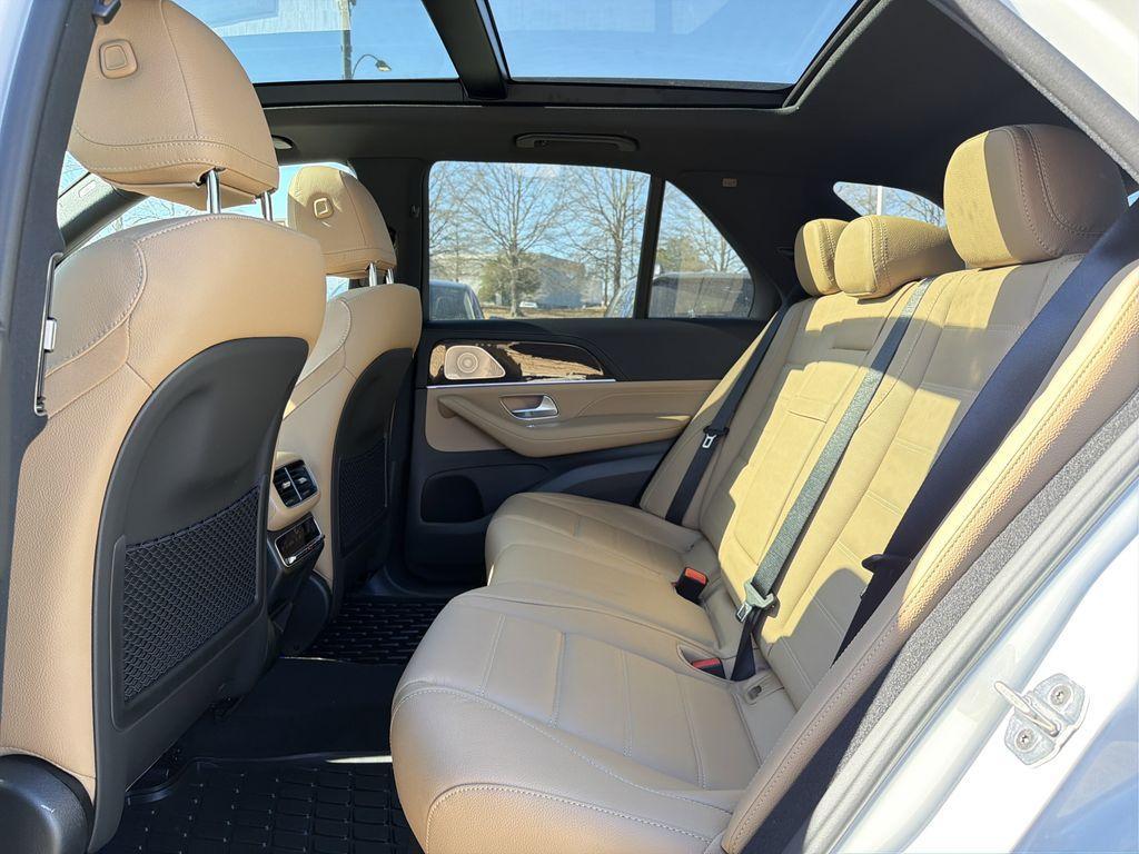 new 2026 Mercedes-Benz GLE 450 car, priced at $85,670