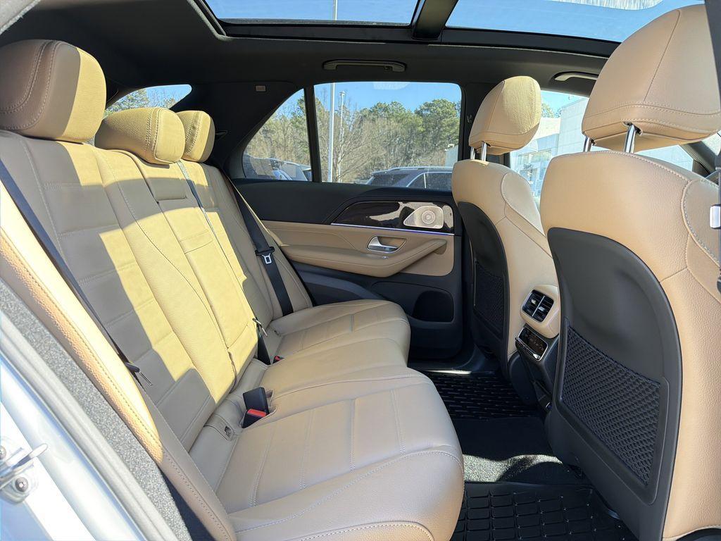 new 2026 Mercedes-Benz GLE 450 car, priced at $85,670