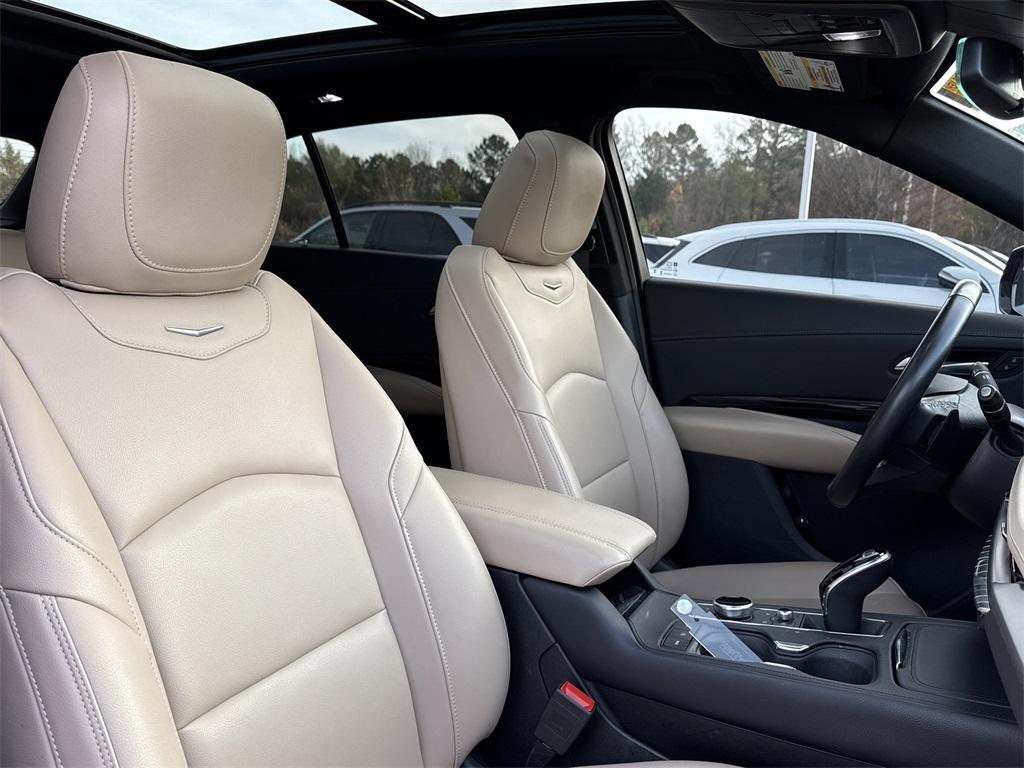 used 2024 Cadillac XT4 car, priced at $30,465