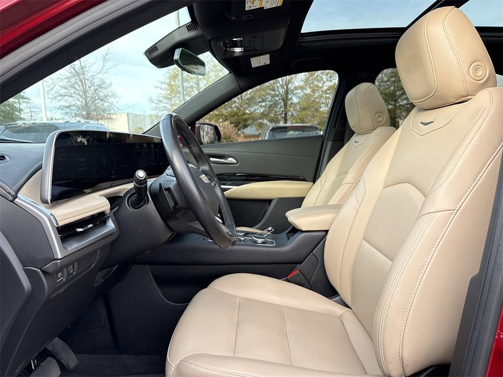 used 2024 Cadillac XT4 car, priced at $30,465